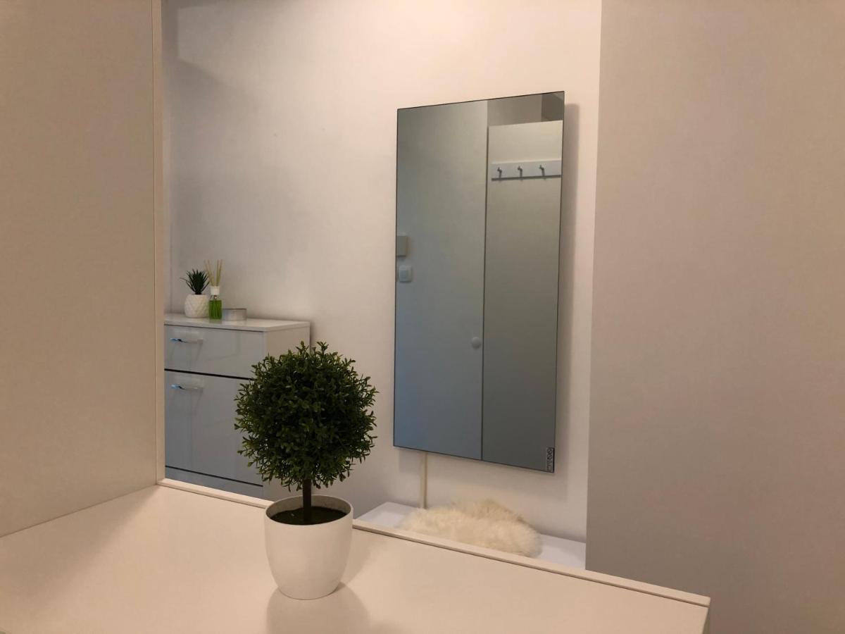 Modern Center Studio Under The Castle II Free Parking Apartamento Liubliana Exterior foto
