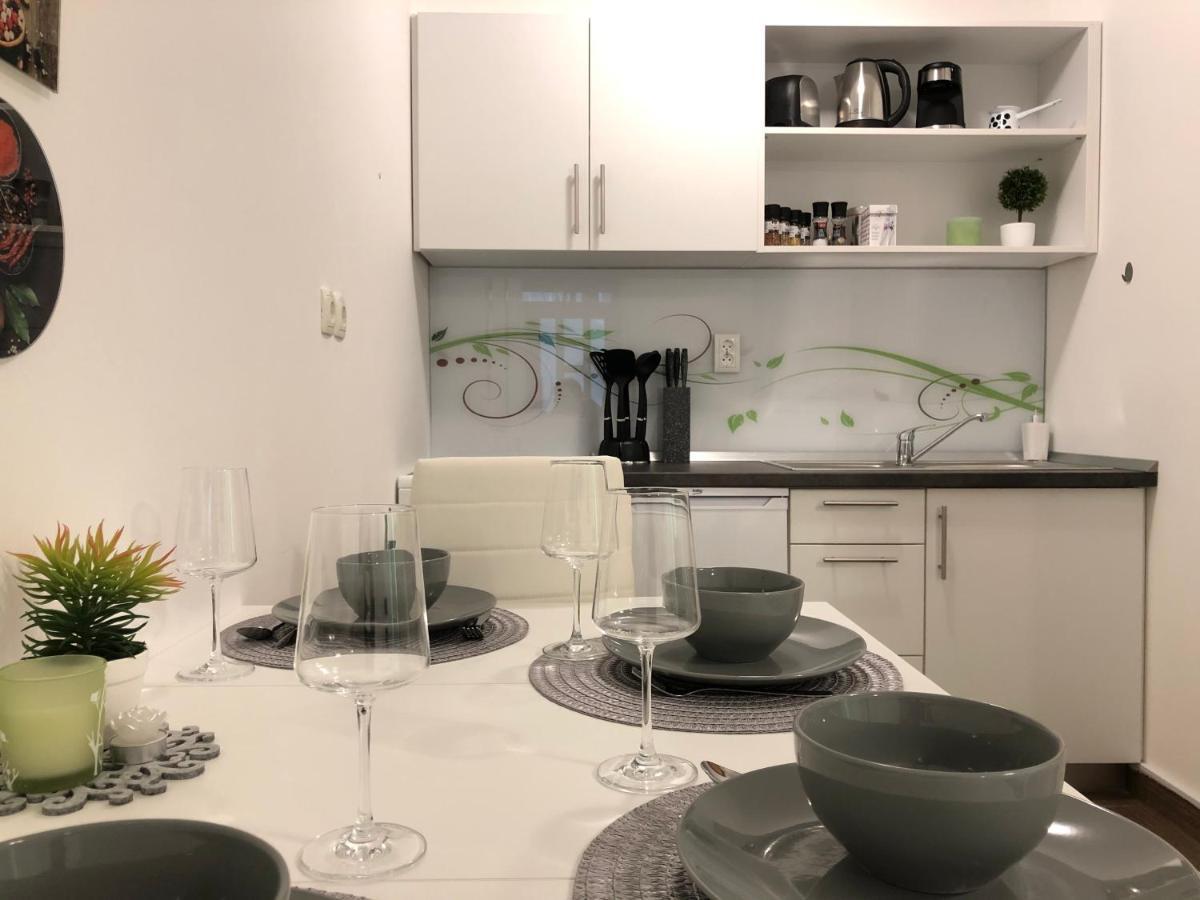 Modern Center Studio Under The Castle II Free Parking Apartamento Liubliana Exterior foto